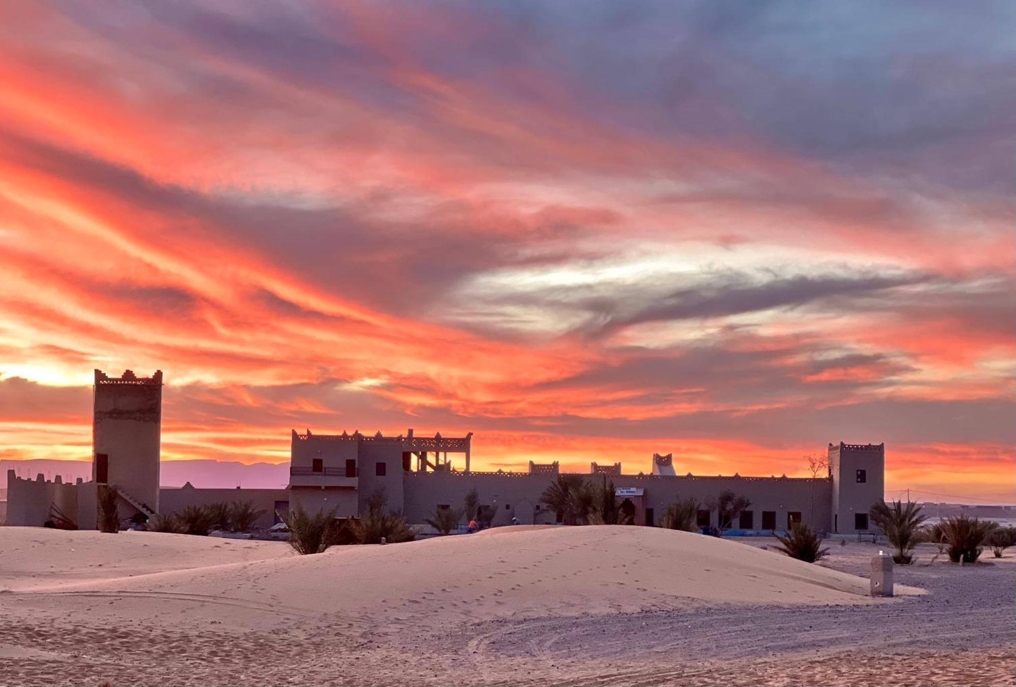 מרזאוגה Hotel Camping Les Roses Des Dunes & Piscine מראה חיצוני תמונה