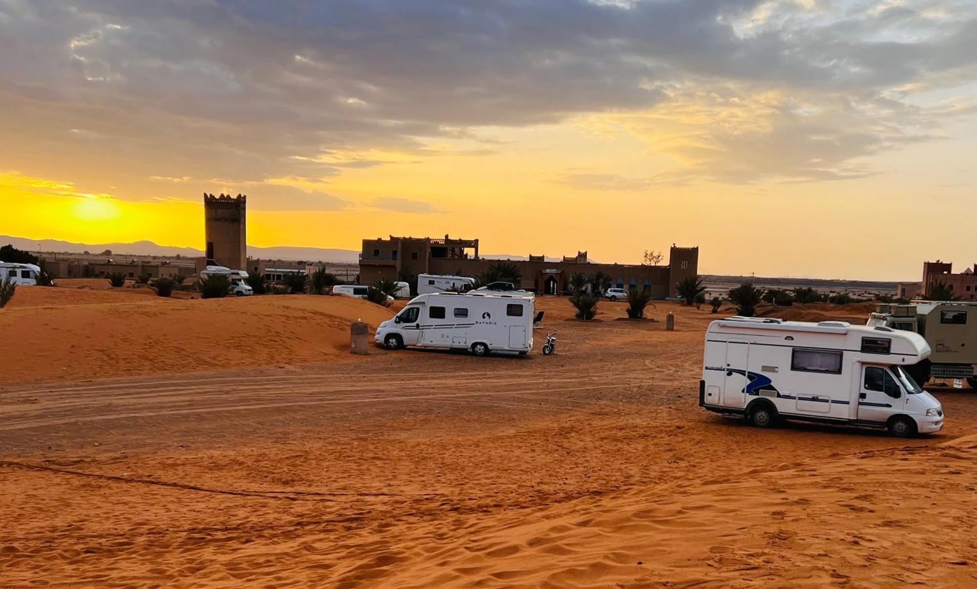 מרזאוגה Hotel Camping Les Roses Des Dunes & Piscine מראה חיצוני תמונה